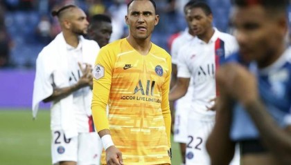  布雷斯特门将超神扑救零封巴黎  