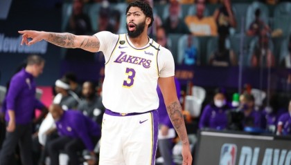  浓眉哥攻防一体湖人主场力擒勇士迎关键卡位战